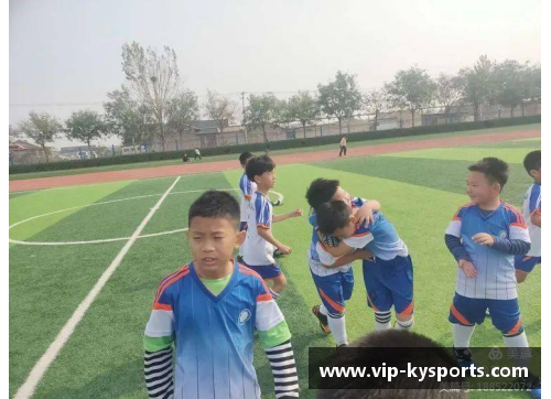 小猪之路：足坛风云少年的成长之旅